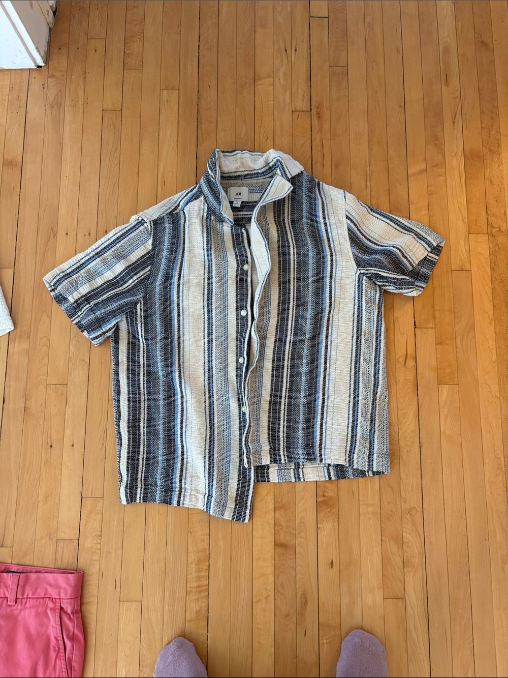 H&M Short-Sleeve Button-Up Shirt in Blue & White Stripes S